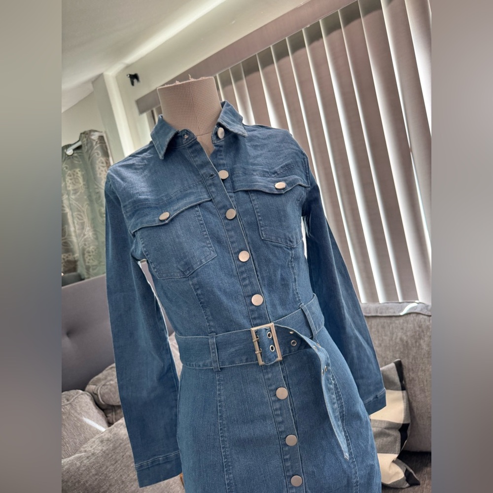 🍒BUNDLE 2 ITEMS FOR $8✨

🌸AMTIOUS long sleeve denim dress✨ - Picture 7 of 10